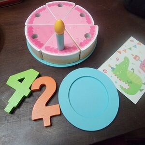 Melissa & Doug Pink Cake Toy Set with Green and Orange Numbers
